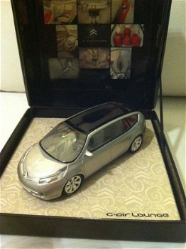 1:43 Norev 155599 Citroën C AirLounge limousine concept 2004 champagnesilver in luxe box - 2