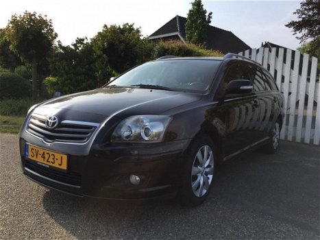 Toyota Avensis Wagon - 1.8 16v VVT-i Terra - 1