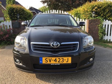 Toyota Avensis Wagon - 1.8 16v VVT-i Terra - 1