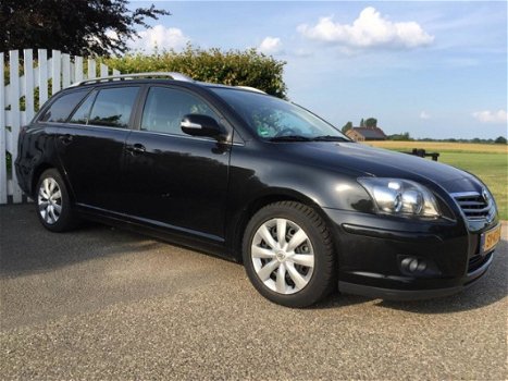 Toyota Avensis Wagon - 1.8 16v VVT-i Terra - 1