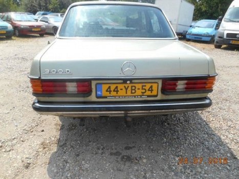 Mercedes-Benz 280 - (W123) 200- (W123) 300 D 5 cyl - 1