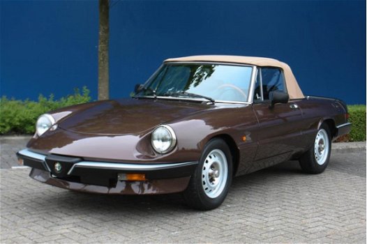 Alfa Romeo Spider - 2.0 - 1