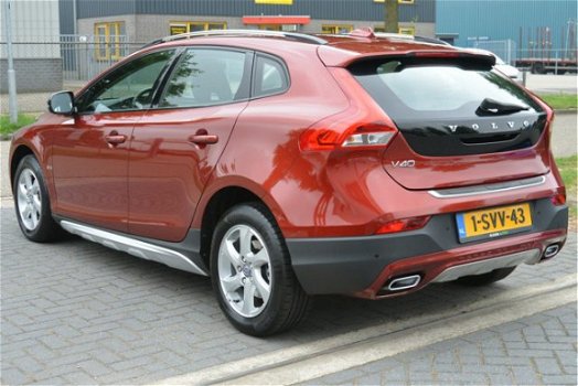 Volvo V40 Cross Country - 1.6 D2 MOMENTUM ORG NL BJ2014 xenon, navi, stoelverw, camera, PDC, 16