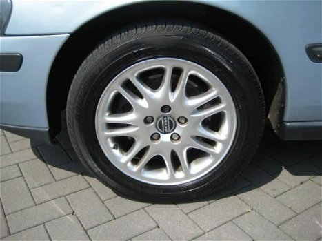 Volvo V70 - 2.4t AWD Geartronic - 1