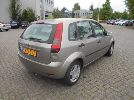 Ford Fiesta - 1.4-16V Ghia AUTOMAAT - 1