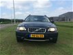 Volvo V70 Cross Country - 2.4 T Comfort Line NWE APK NAP YOUNGTIMER AUT - 1 - Thumbnail