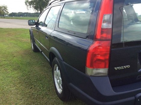 Volvo V70 Cross Country - 2.4 T Comfort Line NWE APK NAP YOUNGTIMER AUT - 1