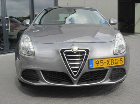 Alfa Romeo Giulietta - 1.4 T Progression 170pk 5drs. AUTOMAAT Trekhaak, Clima - 1