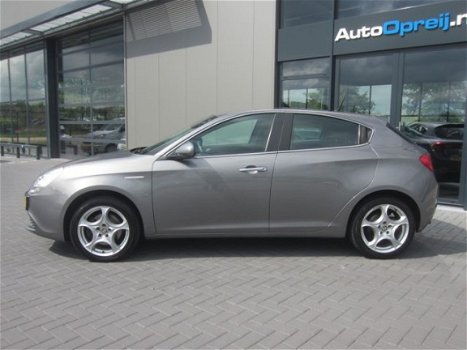 Alfa Romeo Giulietta - 1.4 T Progression 170pk 5drs. AUTOMAAT Trekhaak, Clima - 1