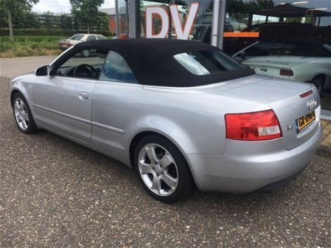 Audi A4 - 2.5 V6 TDI Pro Line - 1