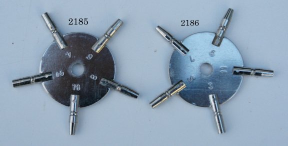 Dubbele Carriage klok sleutel / opwindsleutel. Opwindvierkant 3,75 mm. wijzerverzet vierkant 1,75 mm - 6