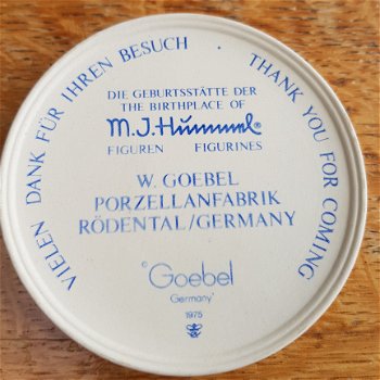 Ronde plakkaat van Hummel Goebels - 5