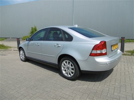 Volvo S40 - 1.6D Kinetic Diesel Airco Clima Cruise Control - 1