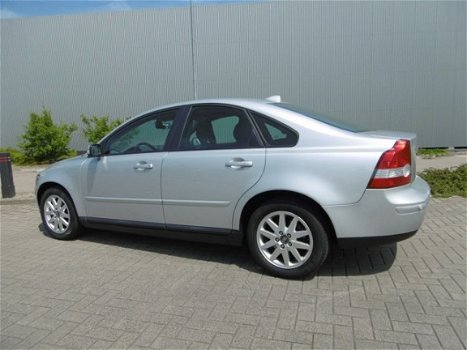 Volvo S40 - 1.6D Kinetic Diesel Airco Clima Cruise Control - 1