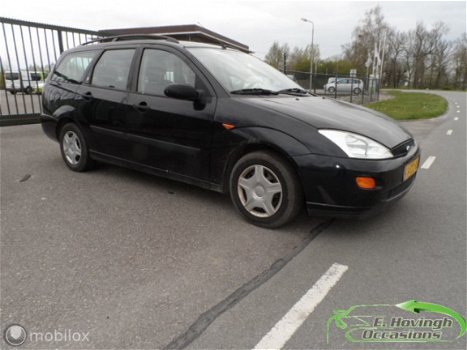 Ford Focus Wagon - I 1.6-16V Ghia - 1