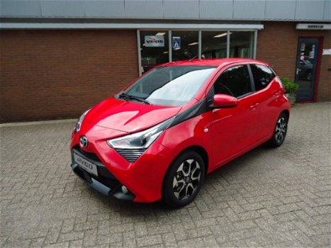 Toyota Aygo - 1.0 VVT-i x-first x-connect - 1