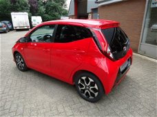 Toyota Aygo - 1.0 VVT-i x-first x-connect