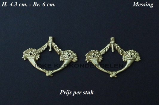 === Klokkast ornamentje = oud === 37568 - 1