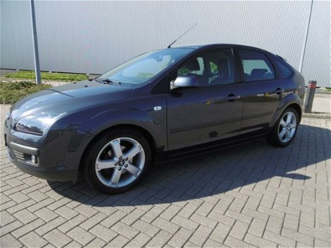 Ford Focus - 1.6-16V Futura Airco Cruise Control - 1