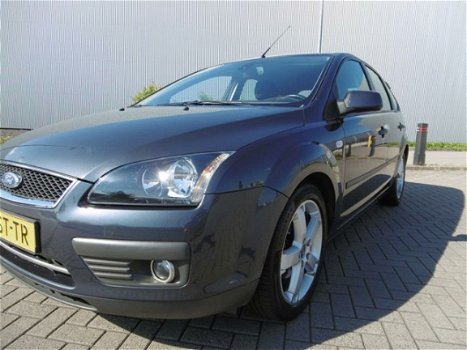 Ford Focus - 1.6-16V Futura Airco Cruise Control - 1