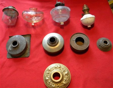 Antieke en oude potten voor olielamp en brander. - 1