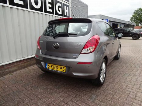 Hyundai i20 - 1.1 D Navigarie Parkeersens 1L op 30KM BUSINESS EDITION - 1