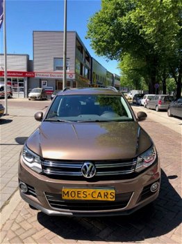 Volkswagen Tiguan - 2.0 TDI 180PK 4MOTION TRACK en FIELD Xenon / 19 Inch Velgen - 1