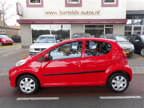 Peugeot 107 - 1.0 12V 68PK 5D XS Rijklaar met grote beurt - 1