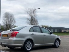 Toyota Avensis - 1.8-16V 5-drs VVT-I LINEA LUNA