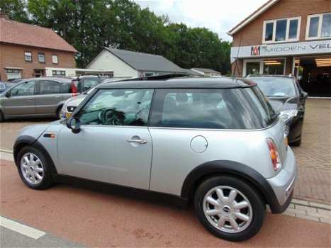 Mini Mini Cooper - 1.6 PEPPER Automaat Airco/Panoramadak/Lm Velgen APK 07-03-2020 - 1