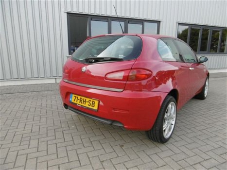 Alfa Romeo 147 - 1.6 T.Spark Veloce Progression AircoLmVelgen 17 Inch - 1