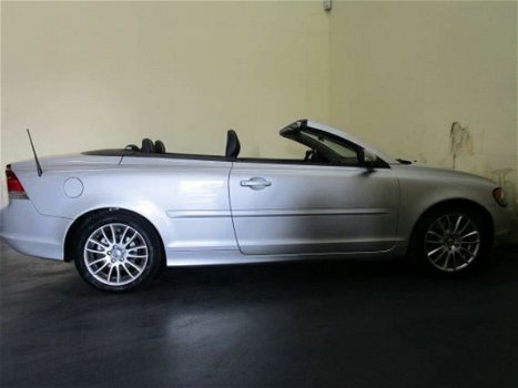 Volvo C70 Convertible - 2.4i Momentum - 1