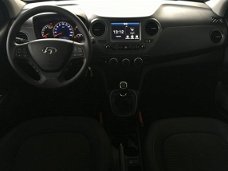 Hyundai i10 - 1.0I COMFORT Staat in de krim