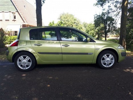 Renault Mégane - 1.6-16V Dynamique Luxe Bj 2004 5 deurs clima - 1