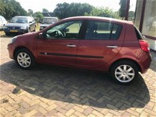 Renault Clio - 1.6 16v privilege luxe