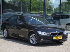 BMW 3-serie - 320I EDE SEDAN + SCHUIFDAK / NAVIGATIE / SPORTINTERIEUR / XENON