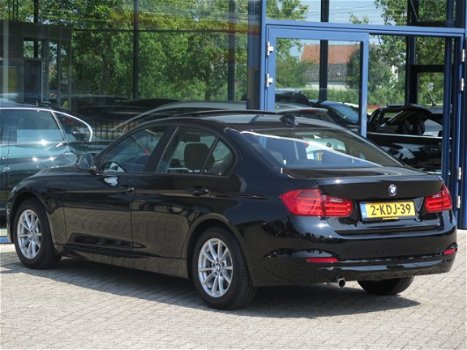 BMW 3-serie - 320I EDE SEDAN + SCHUIFDAK / NAVIGATIE / SPORTINTERIEUR / XENON - 1