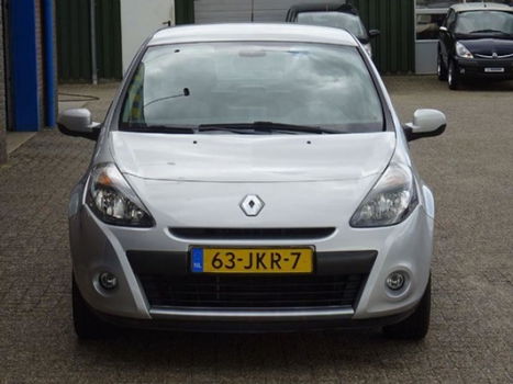 Renault Clio - 1.6 Dynamique, Automaat, Navigatie - 1