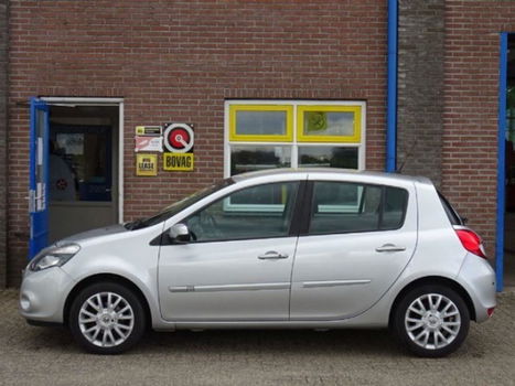 Renault Clio - 1.6 Dynamique, Automaat, Navigatie - 1