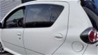 Toyota Aygo - 1.0 VVT-i Aspiration//AIRCO/2013/Nw Apk 2j/bluetooth/Garantie - 1 - Thumbnail