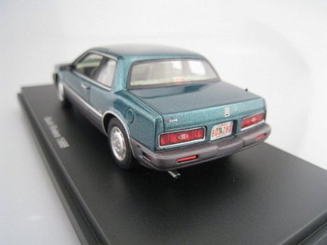 1:43 BoS-Models 43280 1988 Buick Riviera 88 metallic blauw-grijs - 2