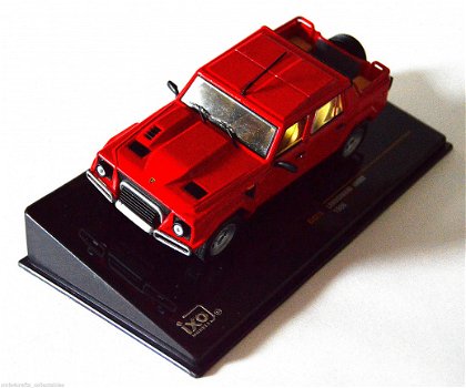 1:43 IXO CLC275 1986 Lamborghini LM002 red - 2