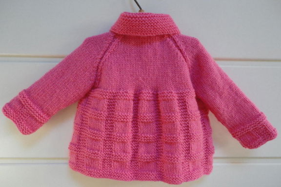 014 Cyclaam rood (oud rose) jasje maat ca. 56 - Afbeelding 4