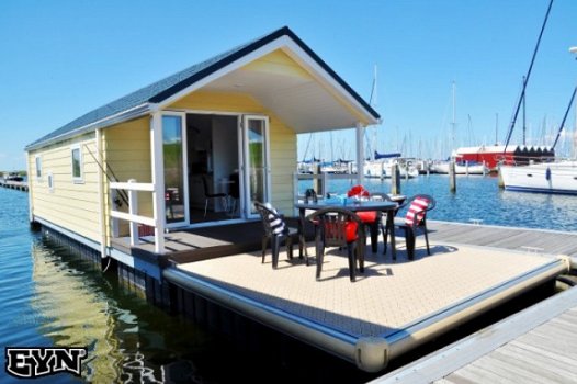 Best Marine Water Chalet 