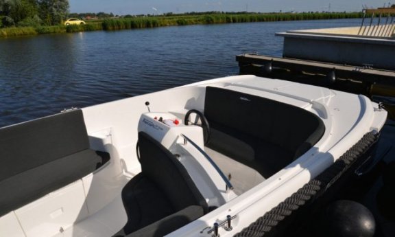 Topcraft 605 Tender - 4