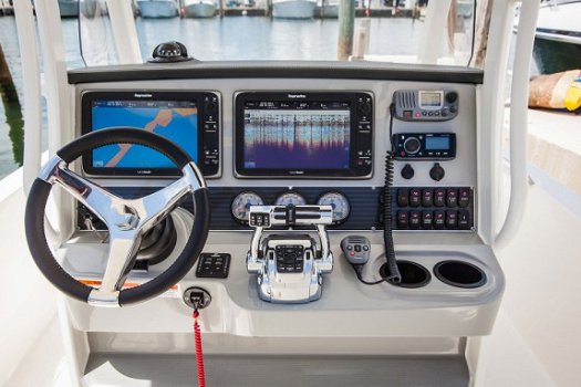 Boston Whaler 270 Dauntless - 8