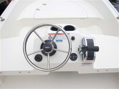 Boston Whaler 110 Sport - 8