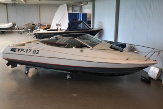 Bayliner Capri 2052 CC - 1