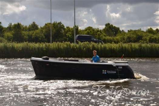 Topcraft 605 tender - 1