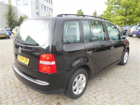 Volkswagen Touran - 1.6 Business IN NIEUWSTAAT - 1